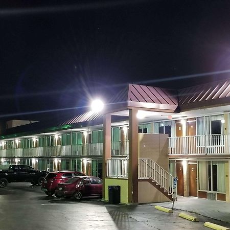 Days Inn & Suites By Wyndham Charleston Airport West Норт-Чарлстон Екстер'єр фото