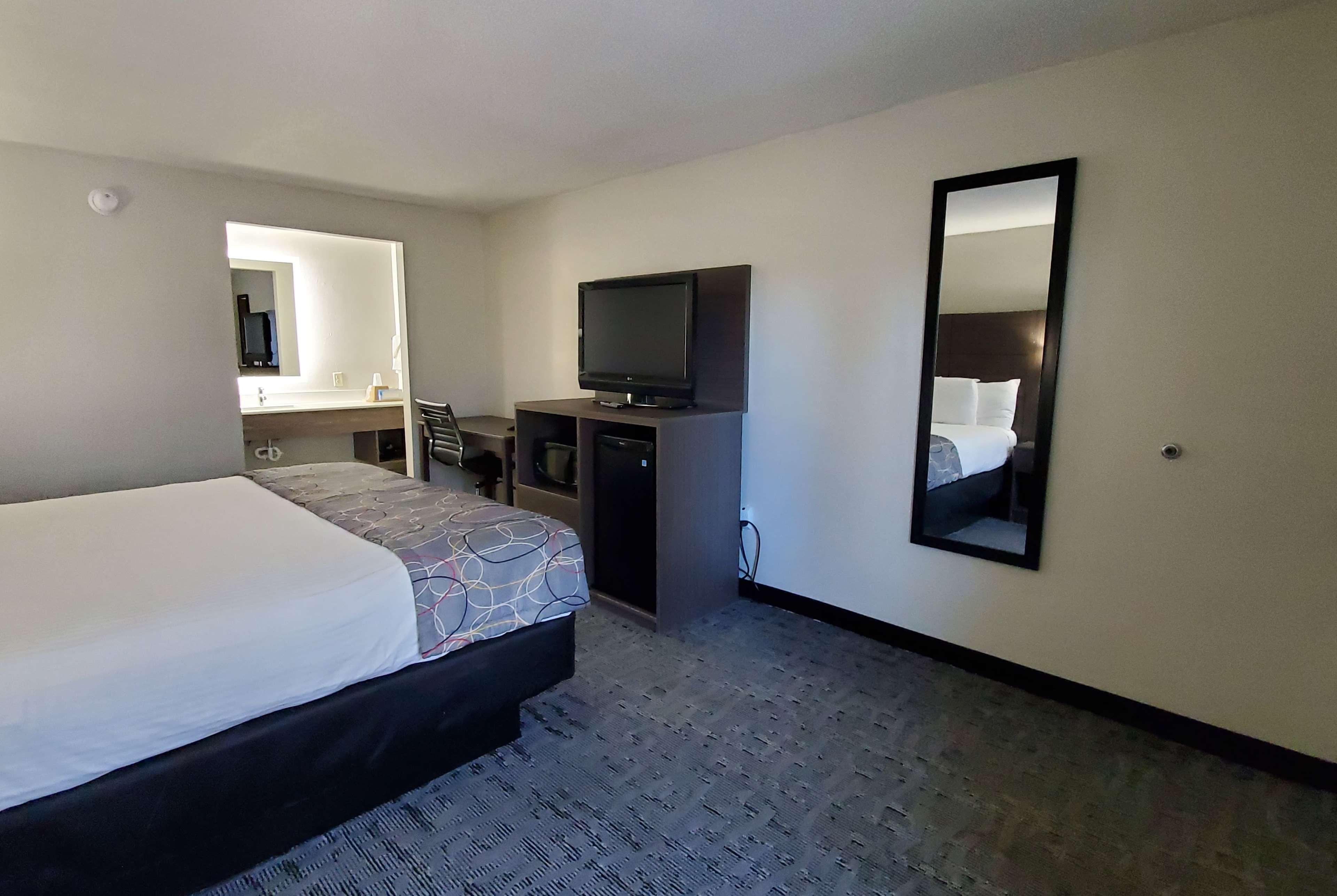 Days Inn & Suites By Wyndham Charleston Airport West Норт-Чарлстон Екстер'єр фото