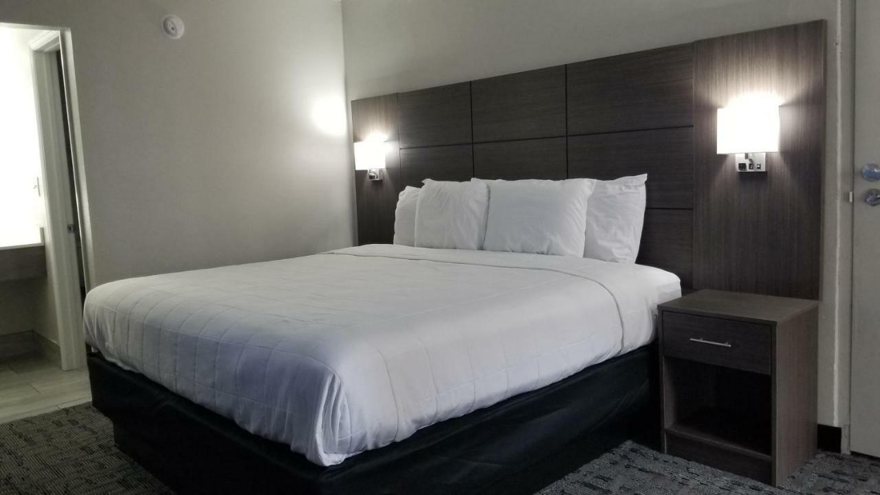Days Inn & Suites By Wyndham Charleston Airport West Норт-Чарлстон Екстер'єр фото